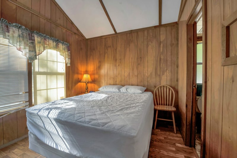 Yogi Bear™ Cherokee Riverside-1